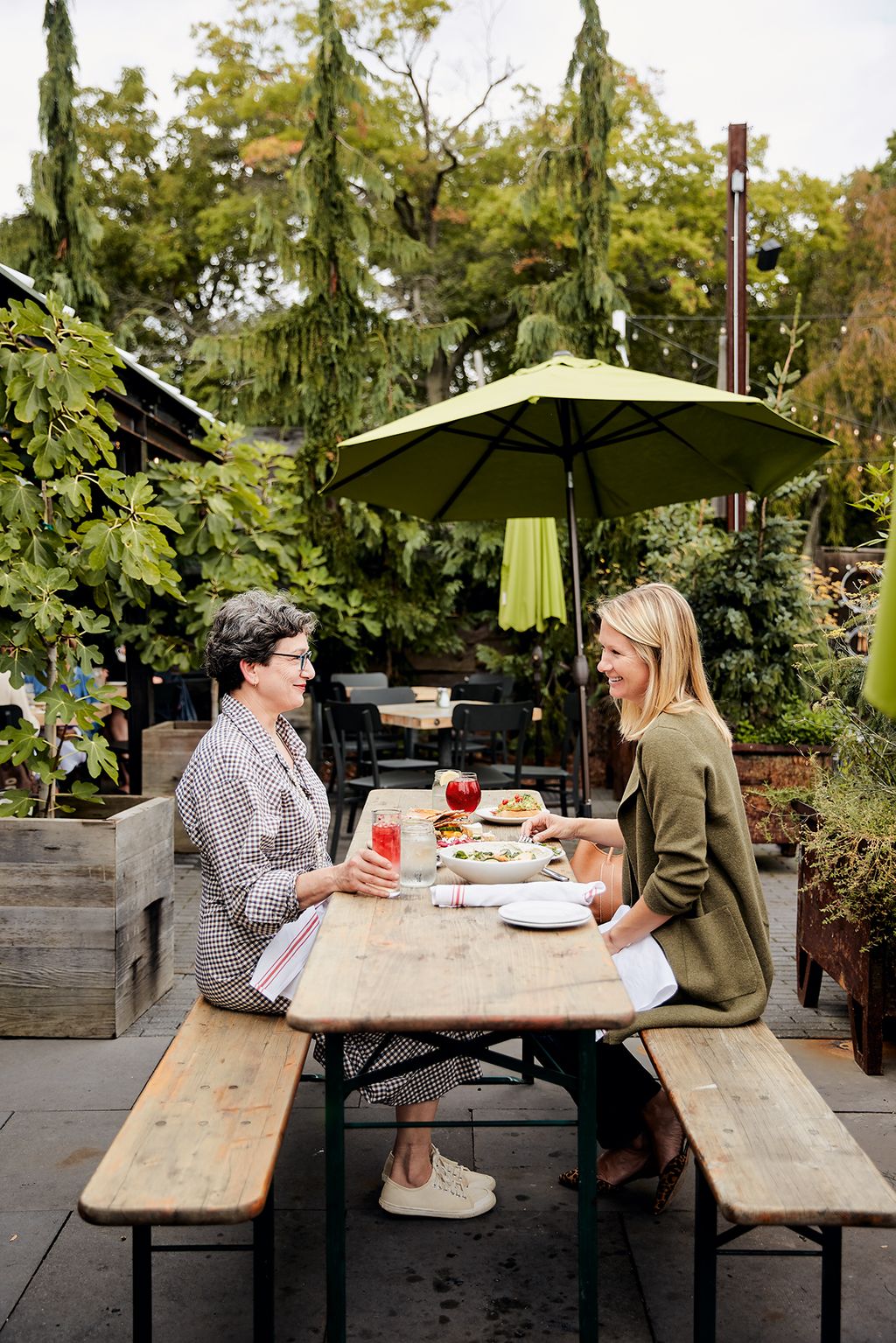 Lunch at Terrain in Westport with her friend Anna Taylor.