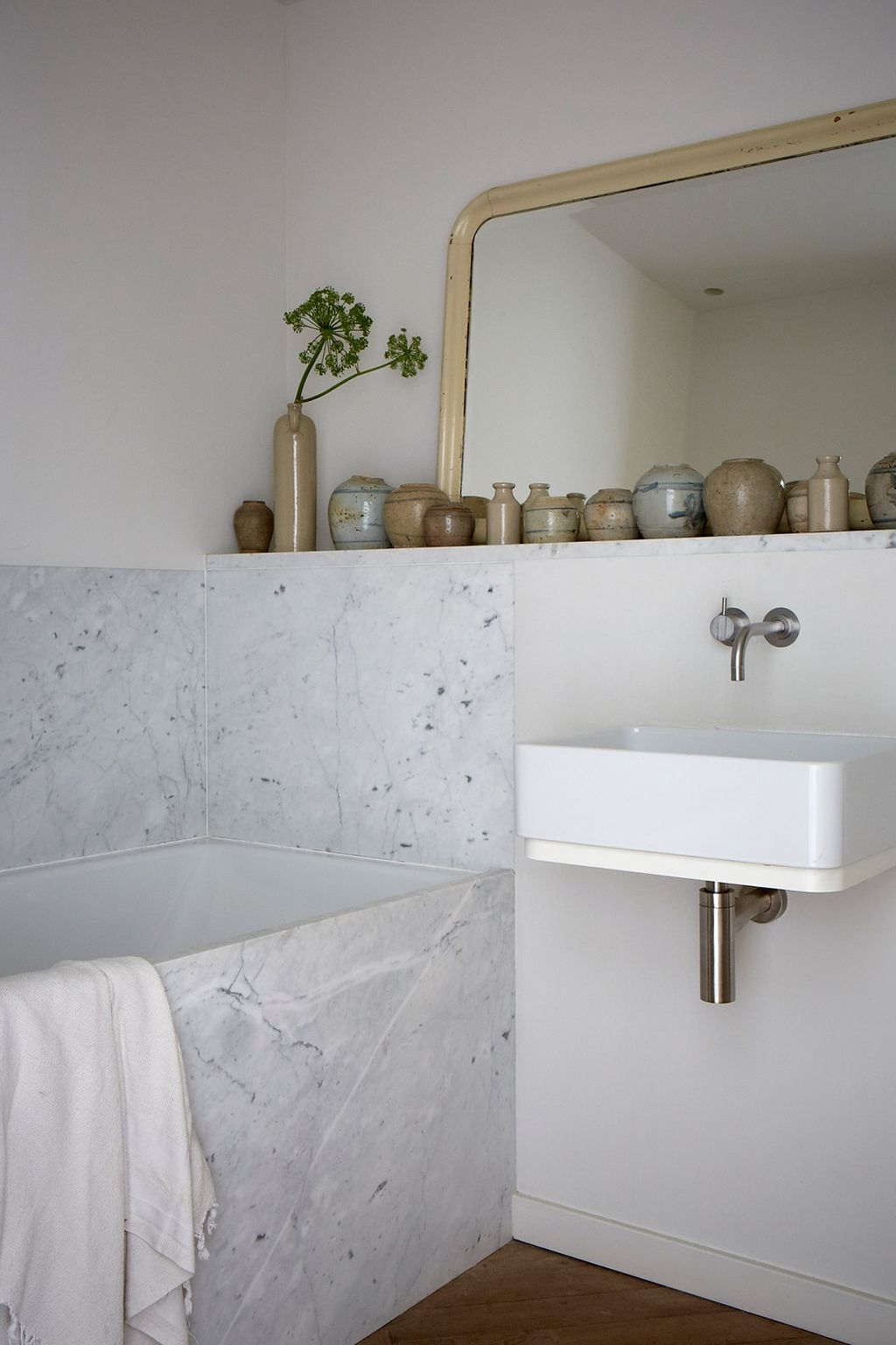 Image may contain Sink and Indoors