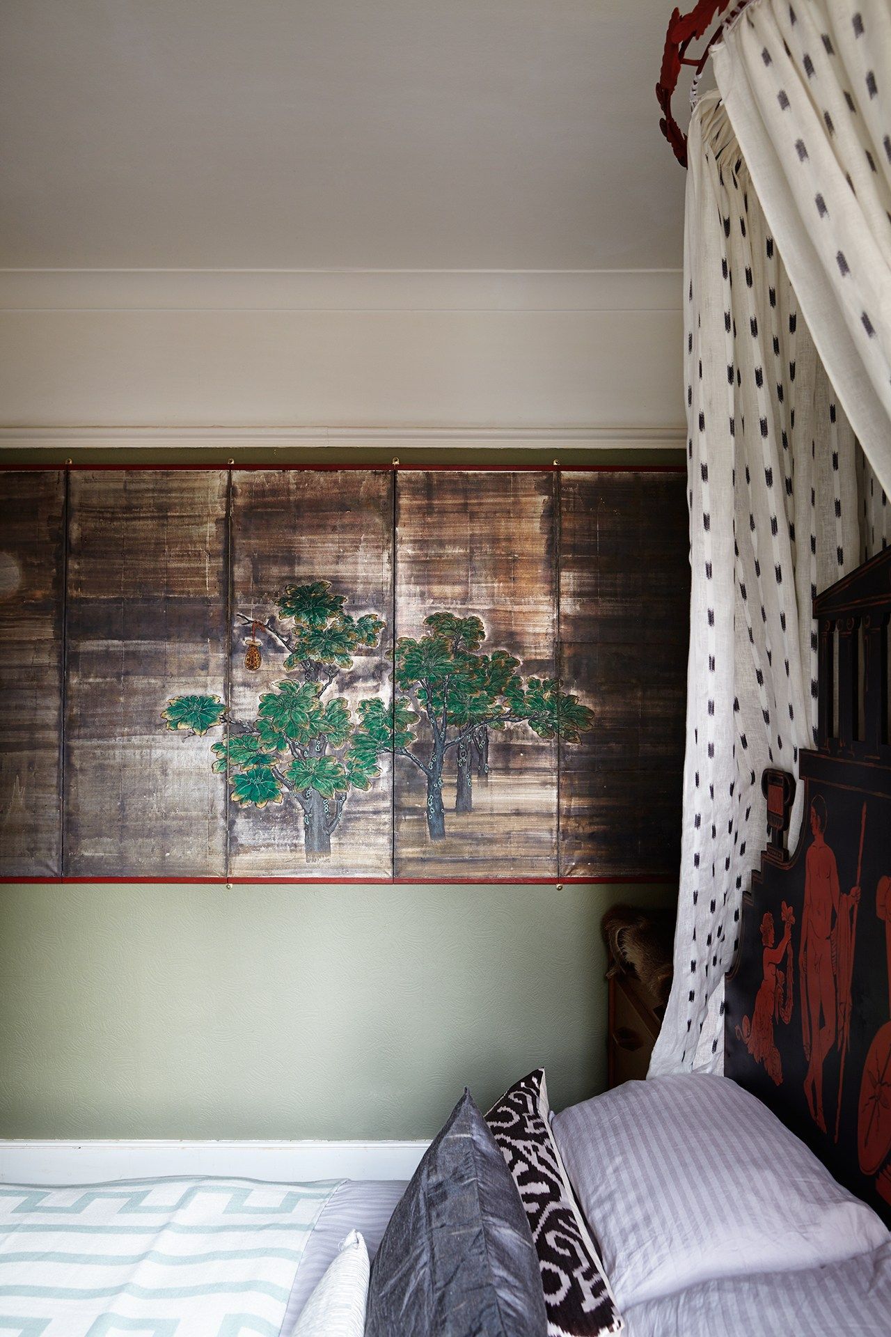 Image may contain Home Decor Room Bedroom Indoors Interior Design Living Room Furniture Bed and Dorm Room