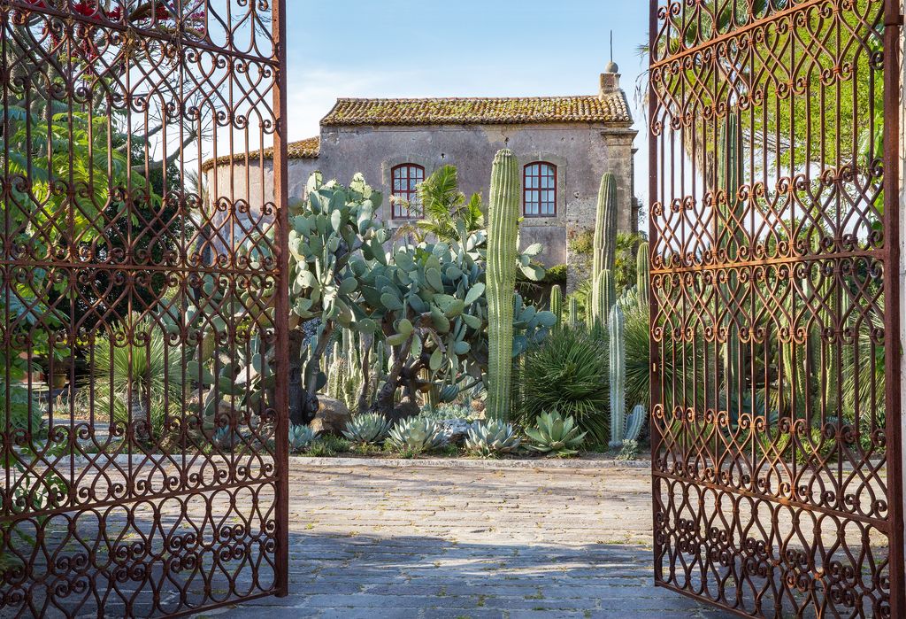 Image may contain Gate