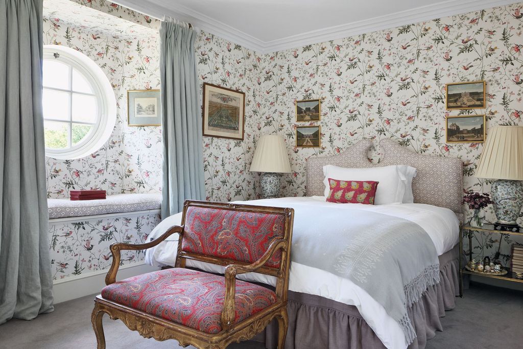 Image may contain Furniture Indoors Room Bedroom and Living Room