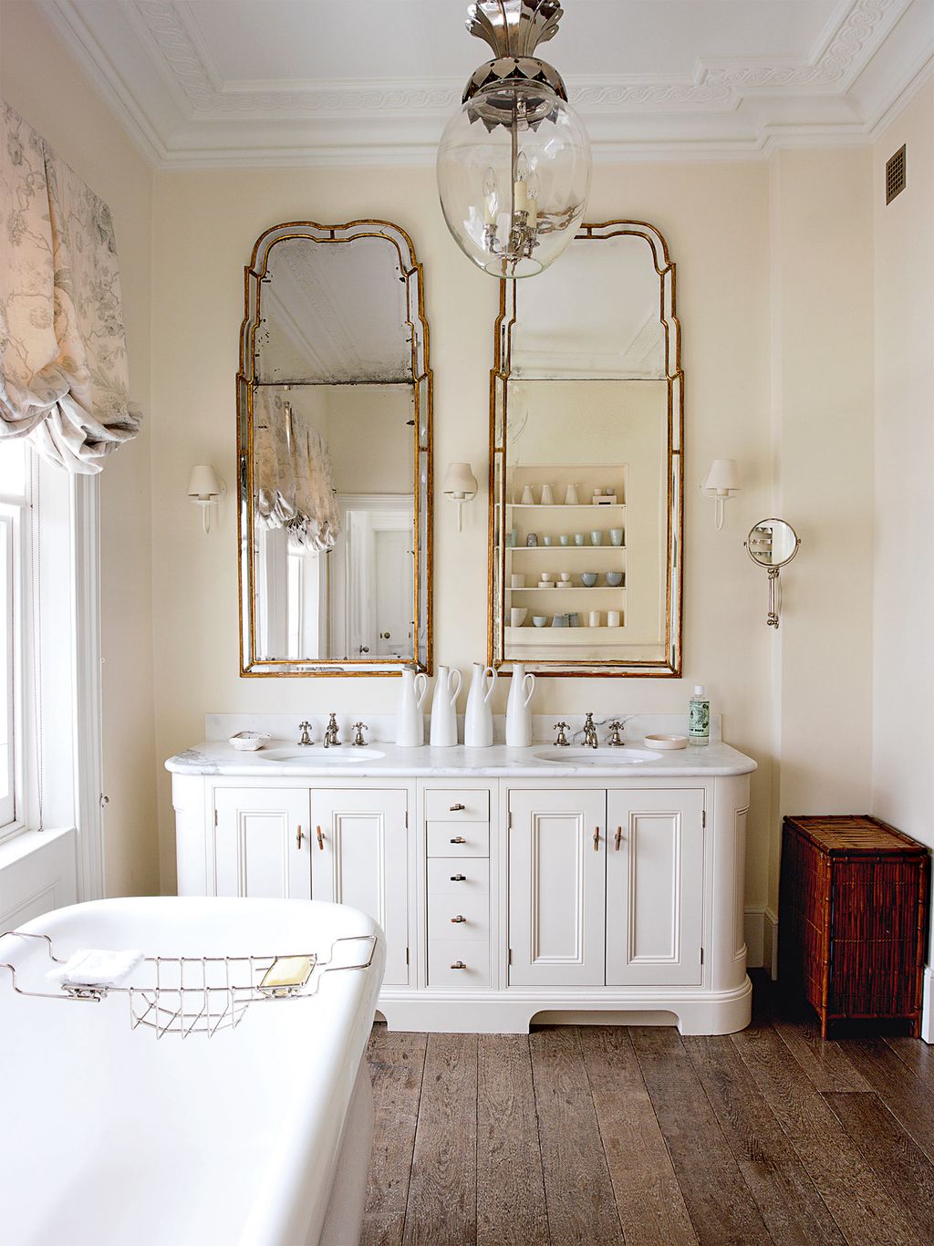 Image may contain Double Sink and Furniture