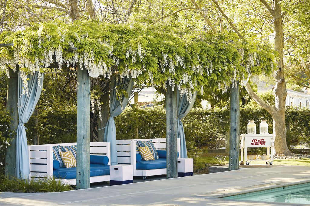 Image may contain Garden Arbour and Outdoors