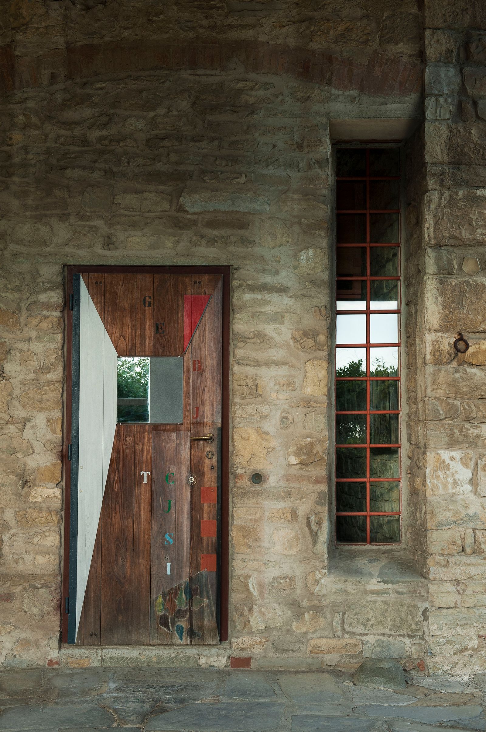 The original door was decorated by Bruno in 2010.