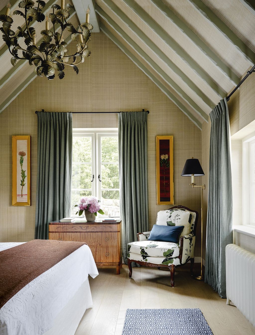 Image may contain Room Bedroom Indoors Furniture and Interior Design