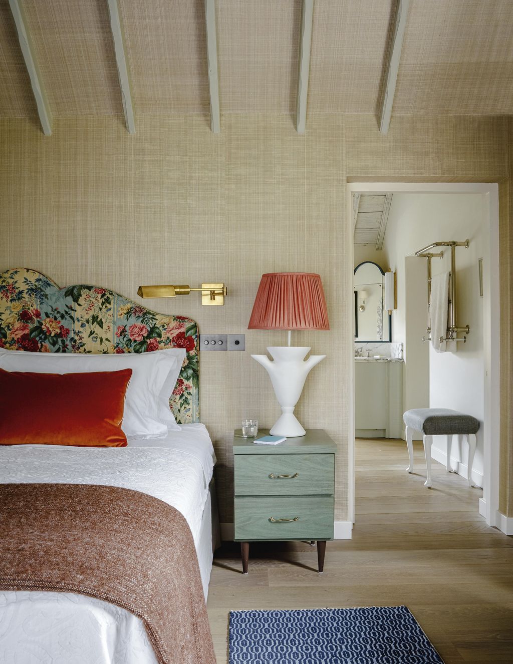 Image may contain Room Bedroom Indoors Interior Design Furniture Living Room Flooring Lamp and Table Lamp