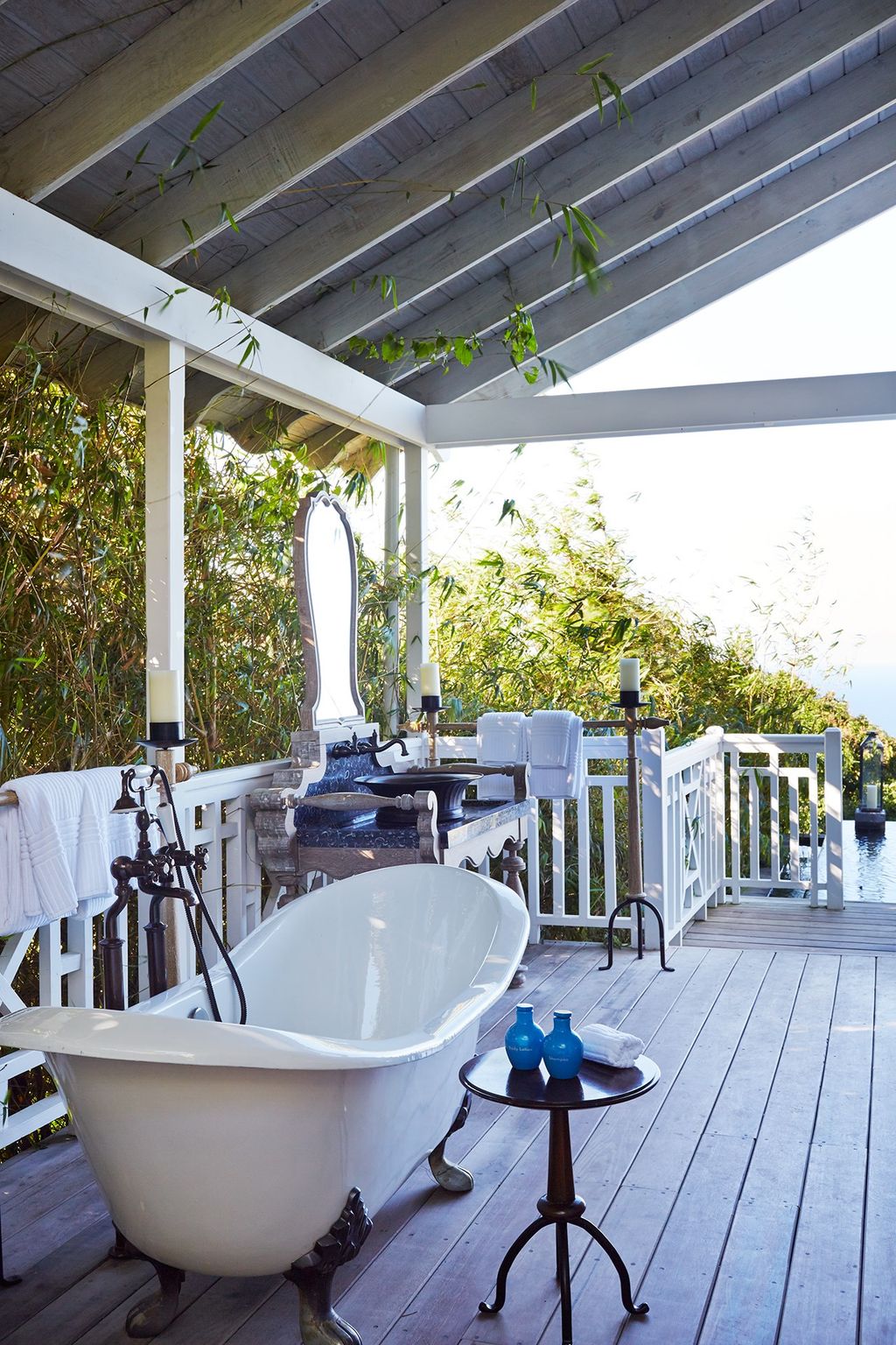 Outdoor Bathroom | Belle Mont Farm  Hotels