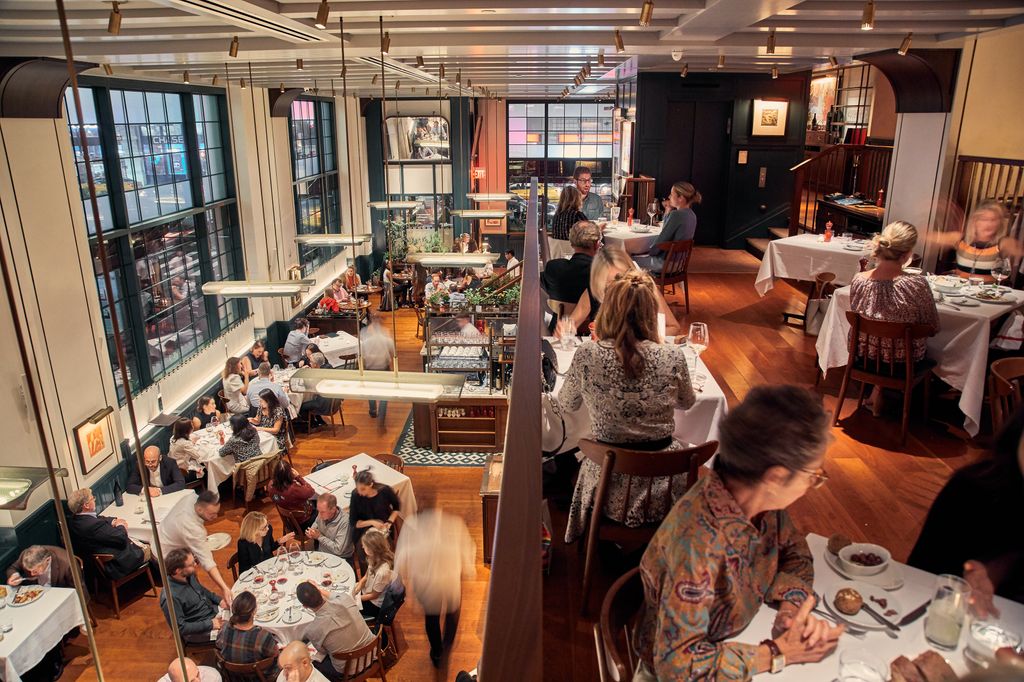 For over 30 years Union Square Caf has been a Manhattan institution loved equally by locals and tourists even when it...