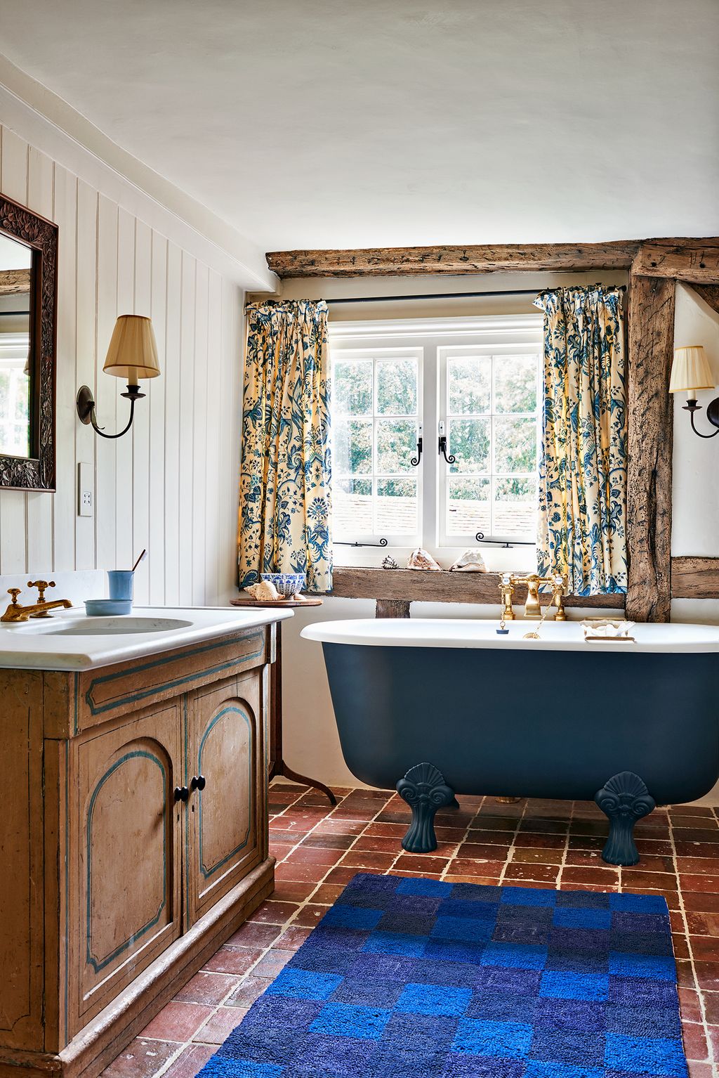 Image may contain Indoors Room Rug and Tub