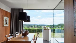 Modern house in surrey by James Gorst architects