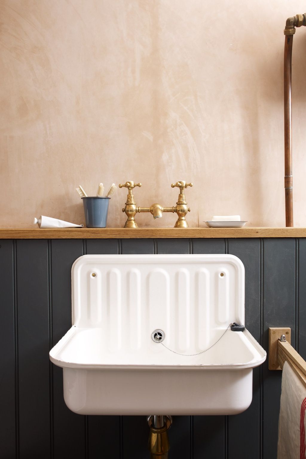 Image may contain Wood and Tub