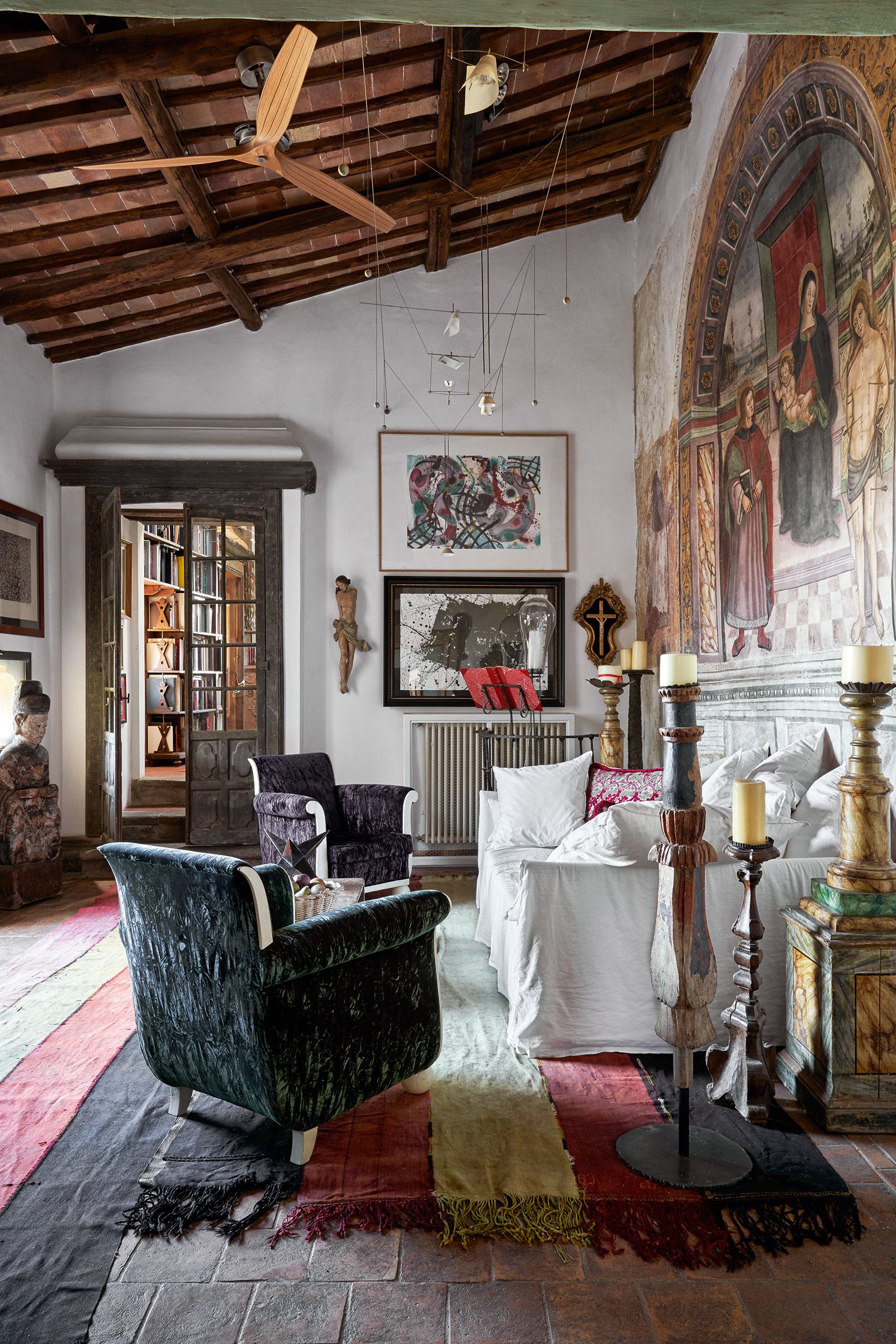 The sacred and the secular are united in the salone.