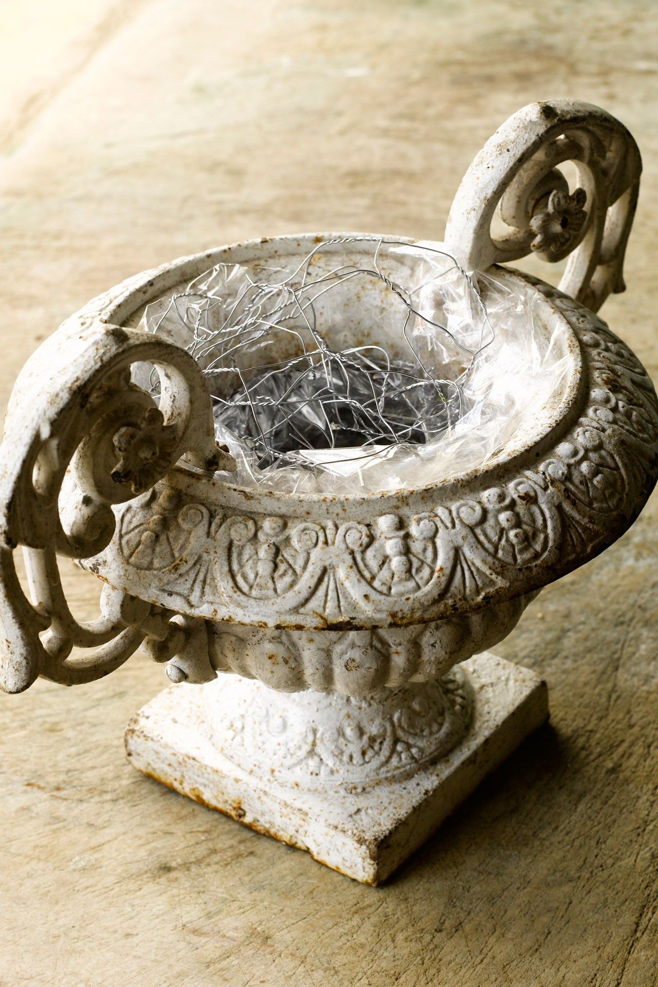 Flower arranging with chicken wire