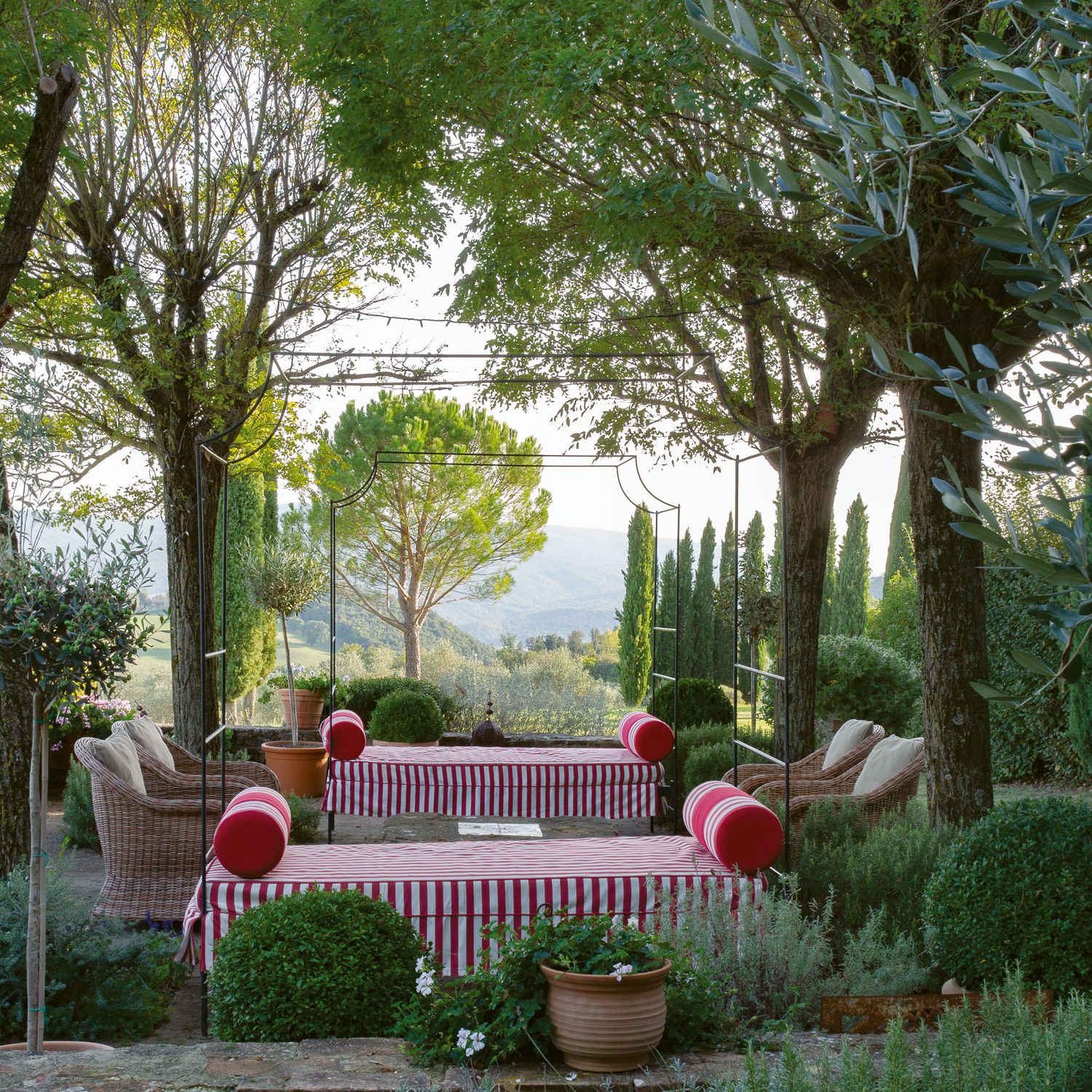 All the coolest gardens have striped furniture right now