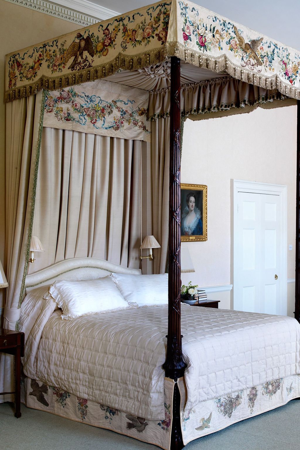 Image may contain Furniture Indoors Room Bedroom Bed Interior Design and Wood