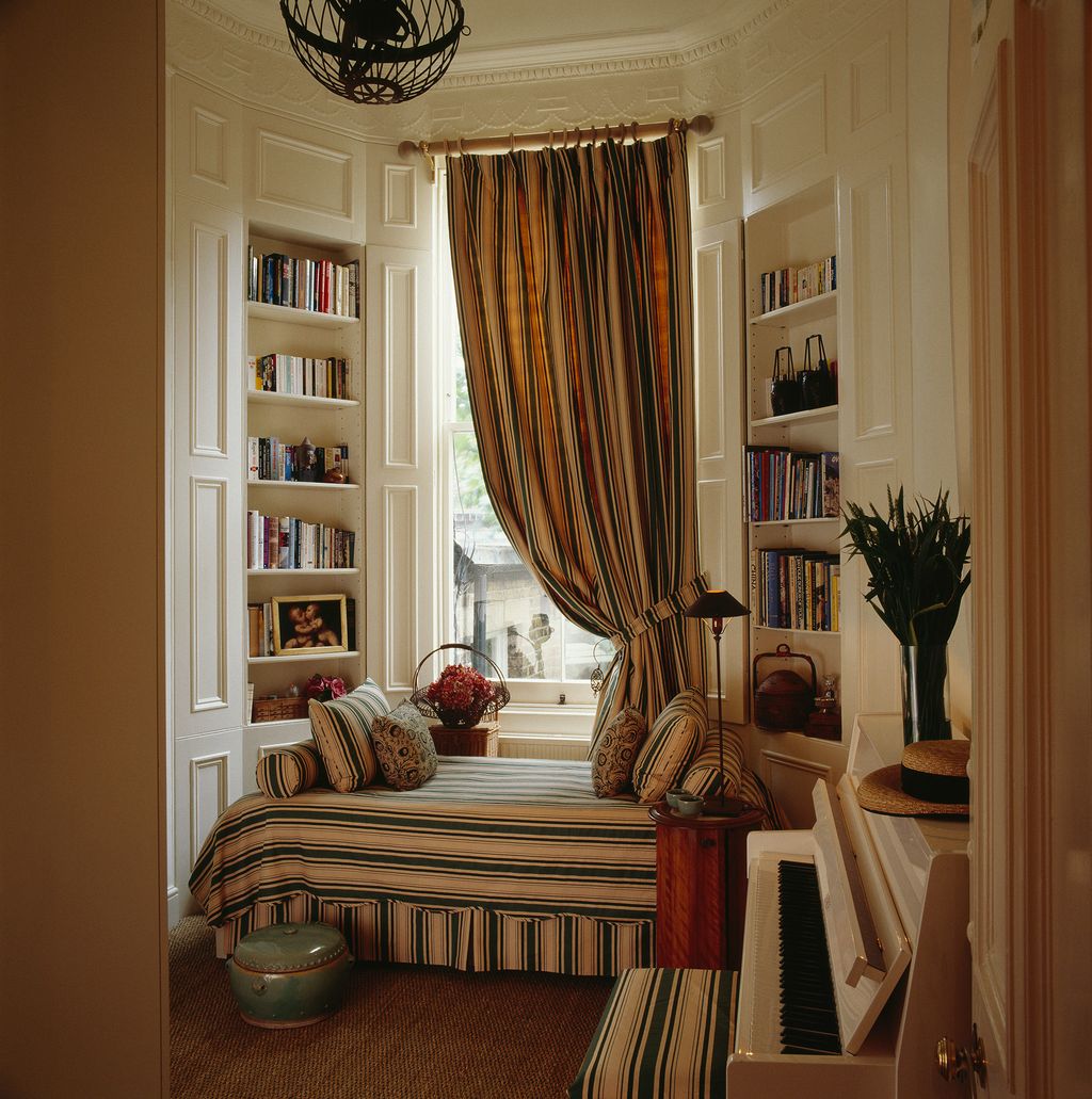 Photographed in 1995 Kelly Hoppen's flat is a smart space of reverie. In the dressing room the curtains and pull out...