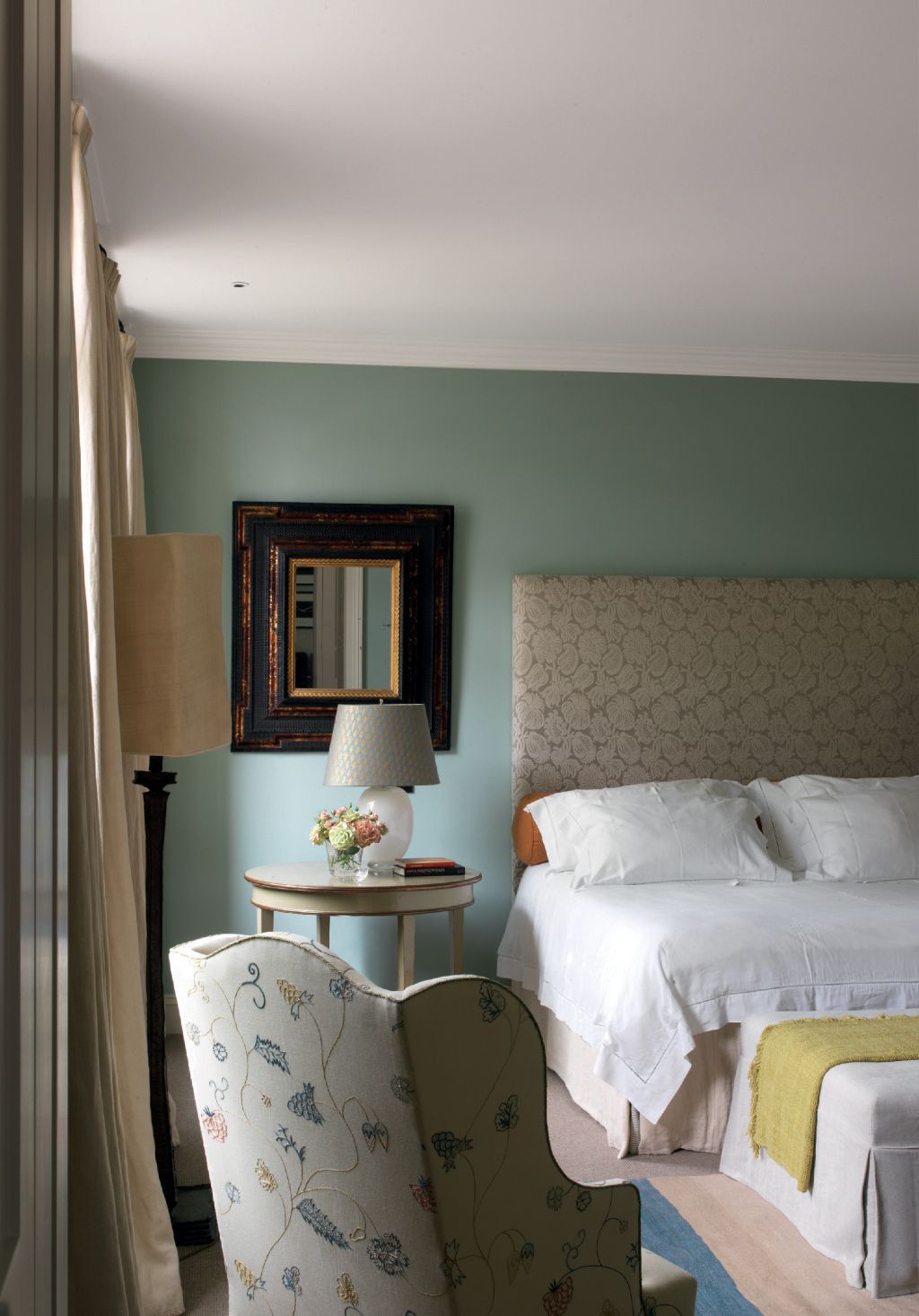 The pair of seventeenthcentury gilt and tortoiseshell mirrors are from Christopher Jones Antiques.