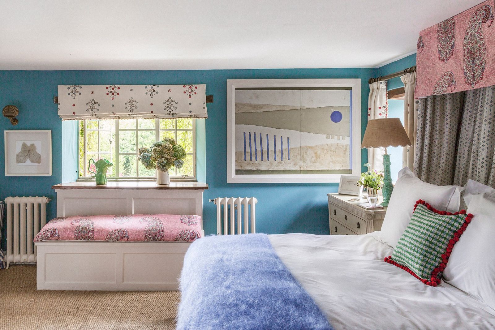 Image may contain Indoors Room Bedroom Furniture Bed Interior Design and Dorm Room