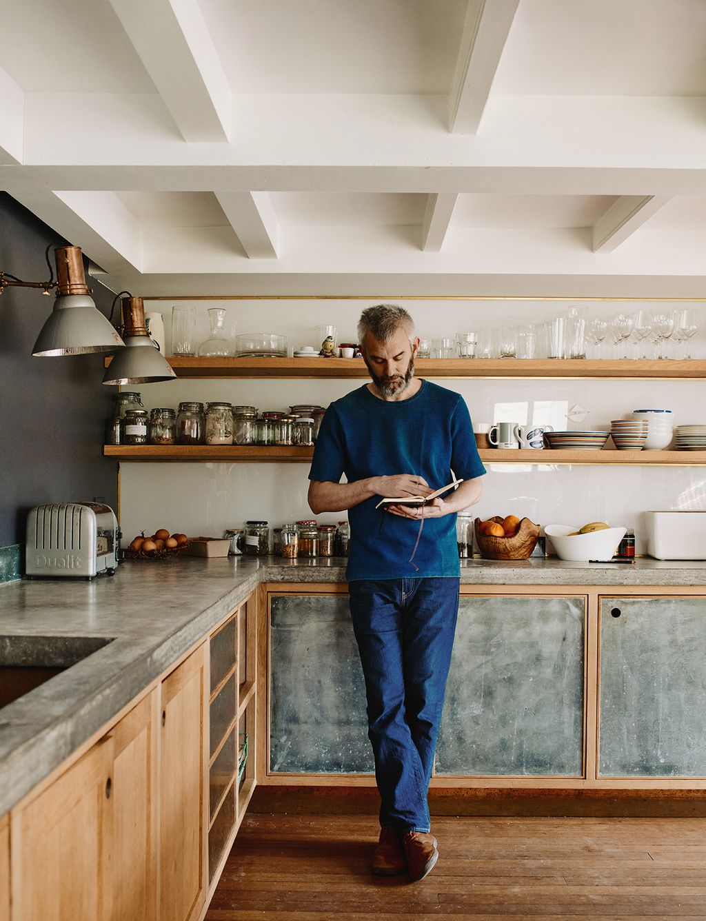 Chris in the kitchen with GECoRAY lights