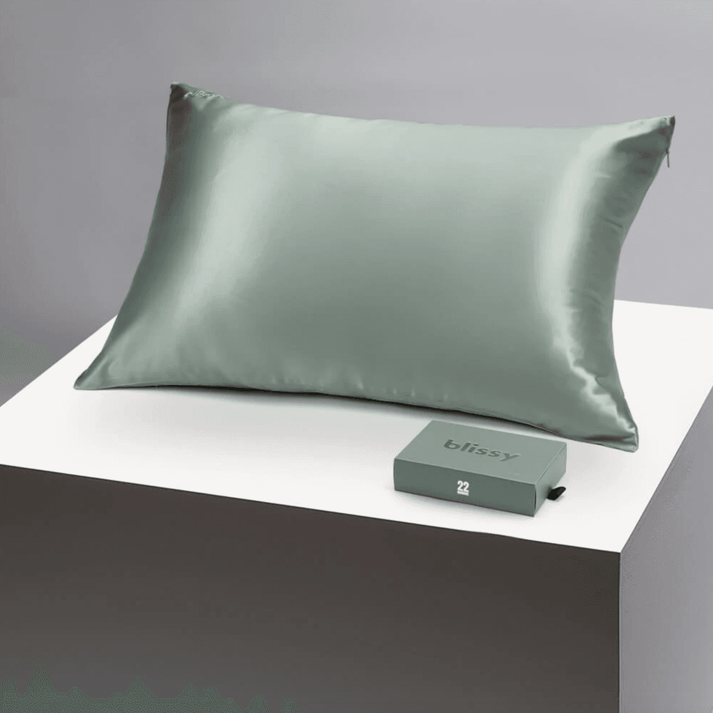 A 22 momme mulberry silk pillowcase there are standard queen and king sizes to shop in the Blissy range. Explored the...