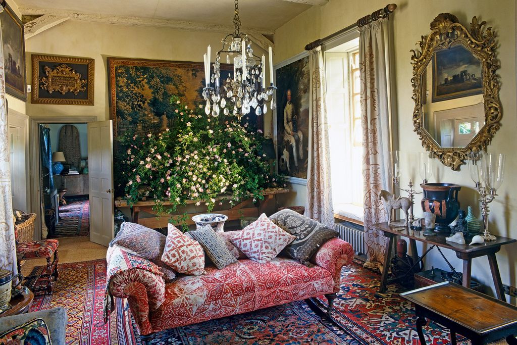 Image may contain Living Room Room Indoors Furniture Couch and Flooring