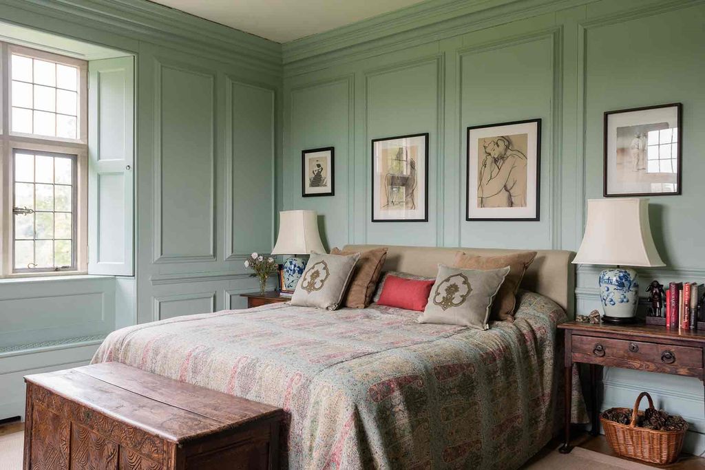 Traditional Panelled Bedroom | Bedroom Design Ideas