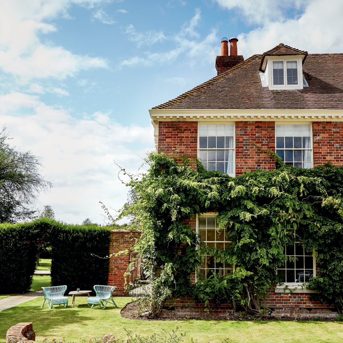 A Berkshire country house packed with unexpected colour by Nicola Harding