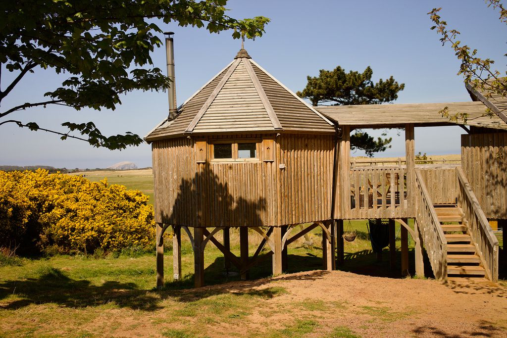 Image may contain Building Housing and House