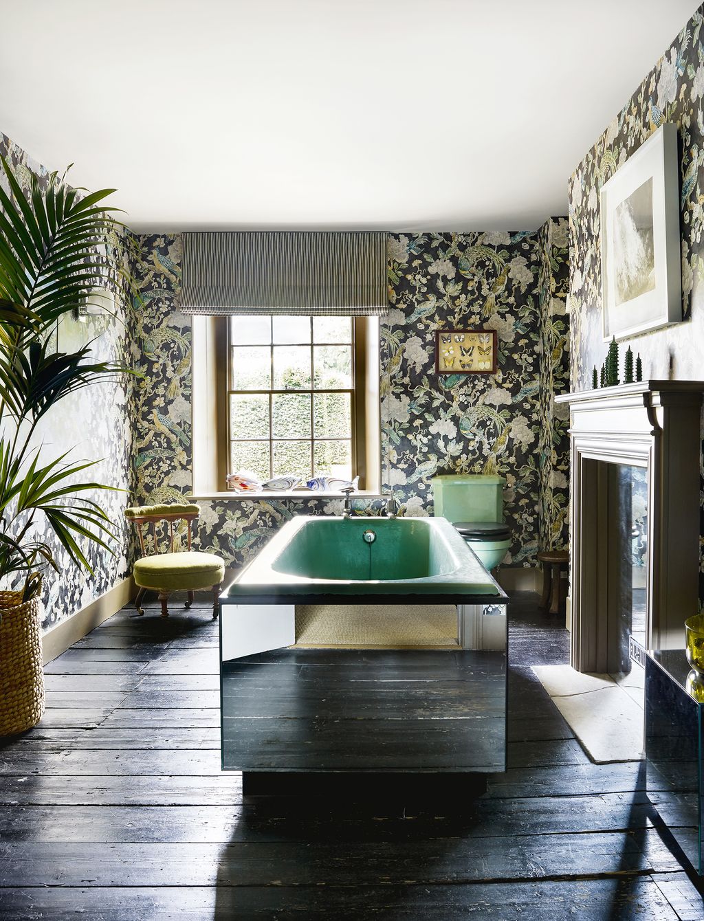 Image may contain Indoors Room and Tub