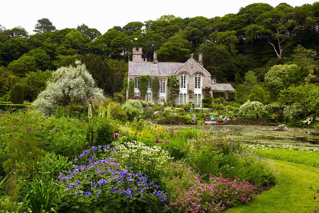 Image may contain Outdoors Garden Plant Grass Building Arbour and Nature