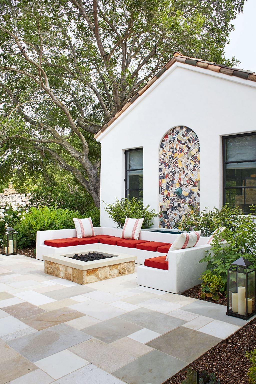 Modern Patio Seating Area | Small Garden Design Ideas