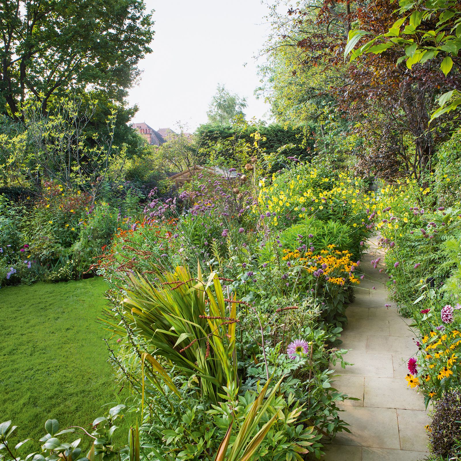 The maximalist London garden of hairstylist Sam McKnight