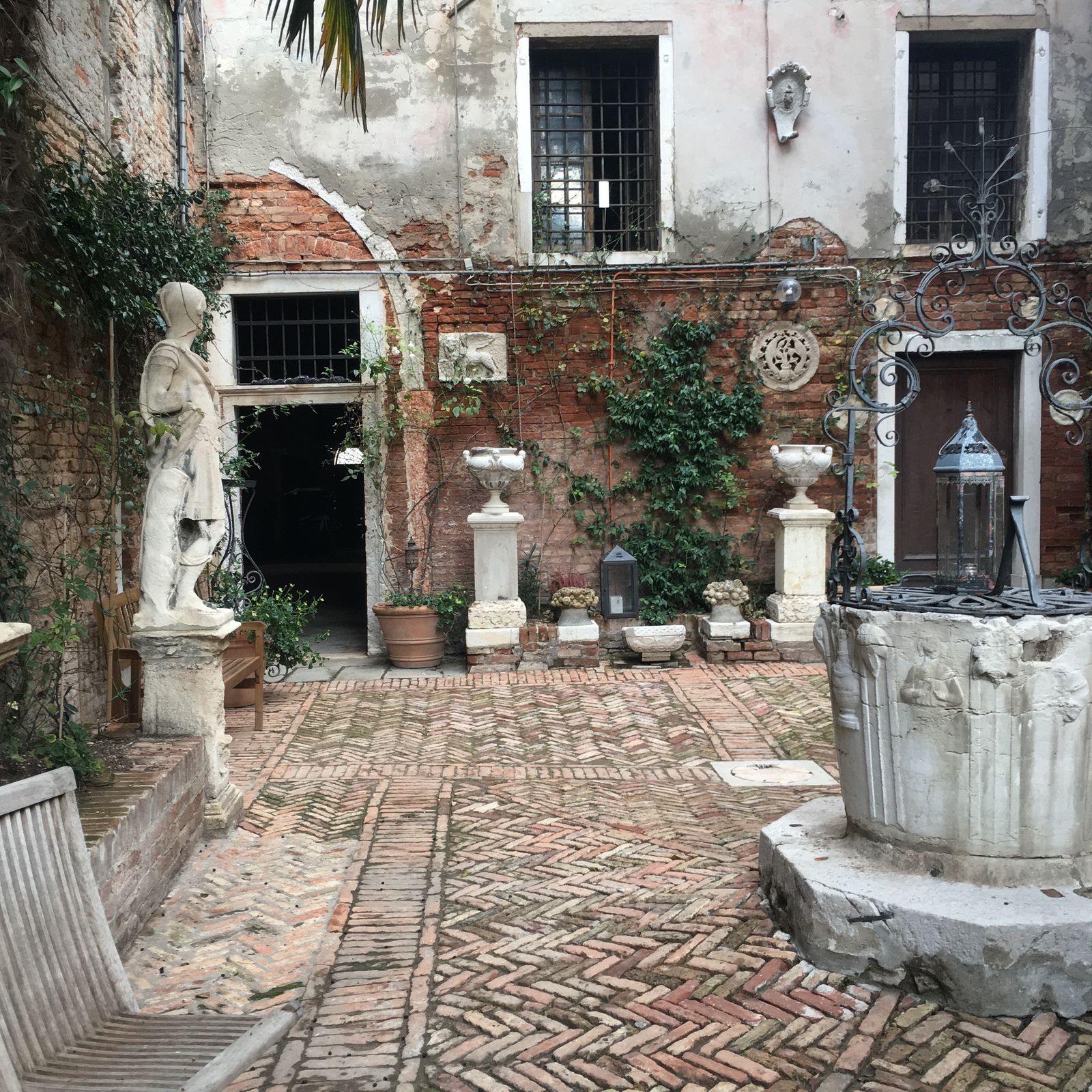 Venice hotels and restaurants