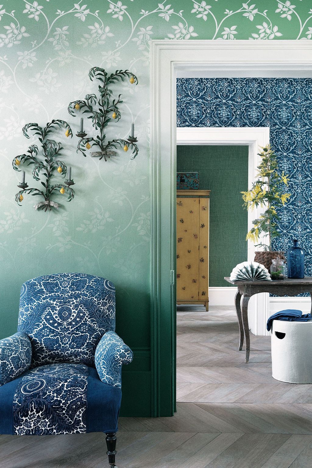 Ombre Effect Wallpaper Door Frame | Feature Wall Ideas