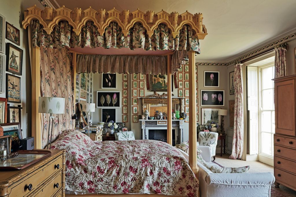 Flamboyant bedroom | Ben Pentreath's new book 'English Houses'