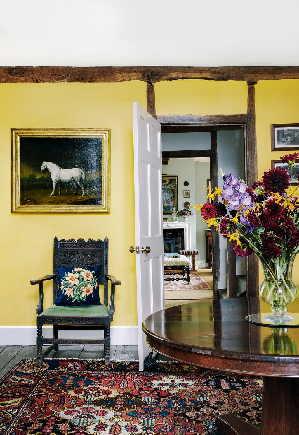 A portrait shows one of Edwards ancestors. The table is from Alexander von Westenholz.