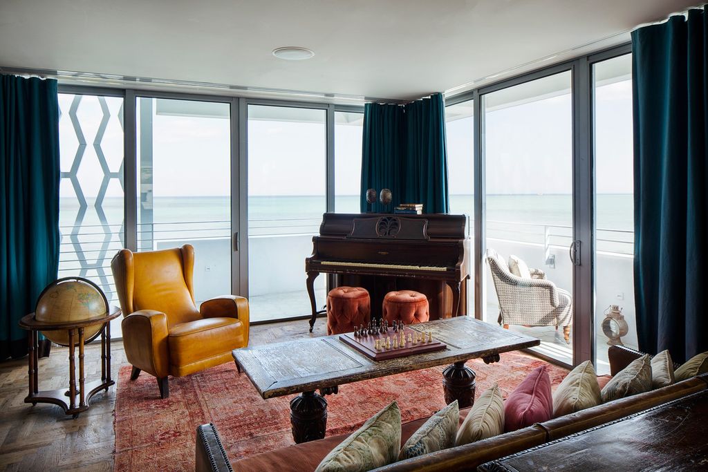 Cosy Living Room with Ocean View | Living Room Design Ideas