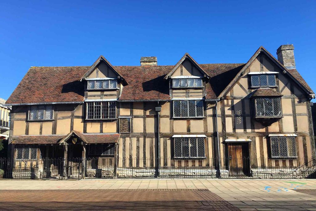 William Shakespeare Shakespeare Birthplace  A Booklover's Tour of the UK | Travel