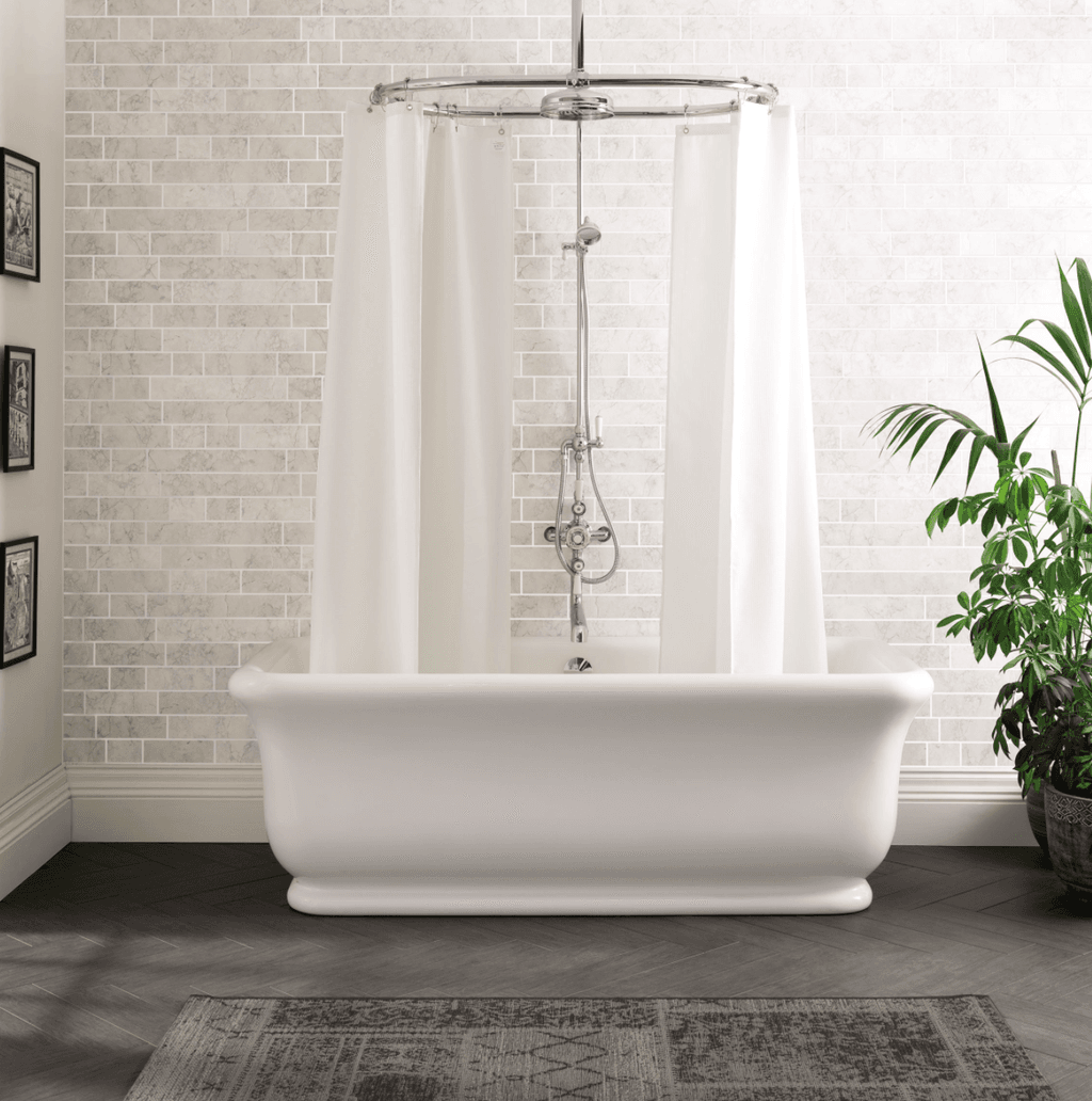 Image may contain Tub Bathtub Interior Design and Indoors