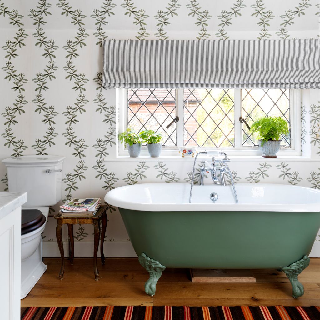 Image may contain Tub Bathtub Interior Design Indoors Room and Bathroom