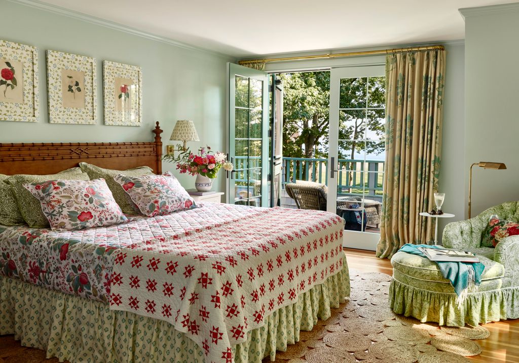 Furniture Room Bedroom Indoors Interior Design Home Decor Bed and Rug