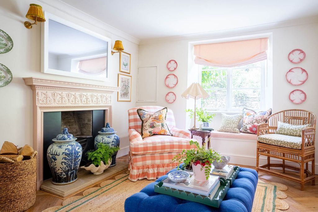 Image may contain Living Room Indoors Room Furniture Couch and Cushion