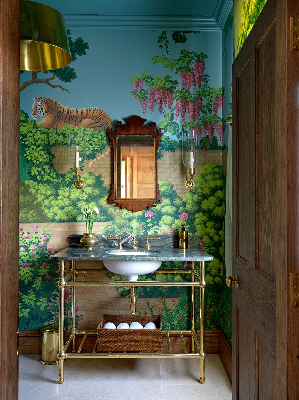 A ‘loo to remember was the idea with the guest bathroom of this house by Salvesen Graham. DeGournay's ‘Magical...