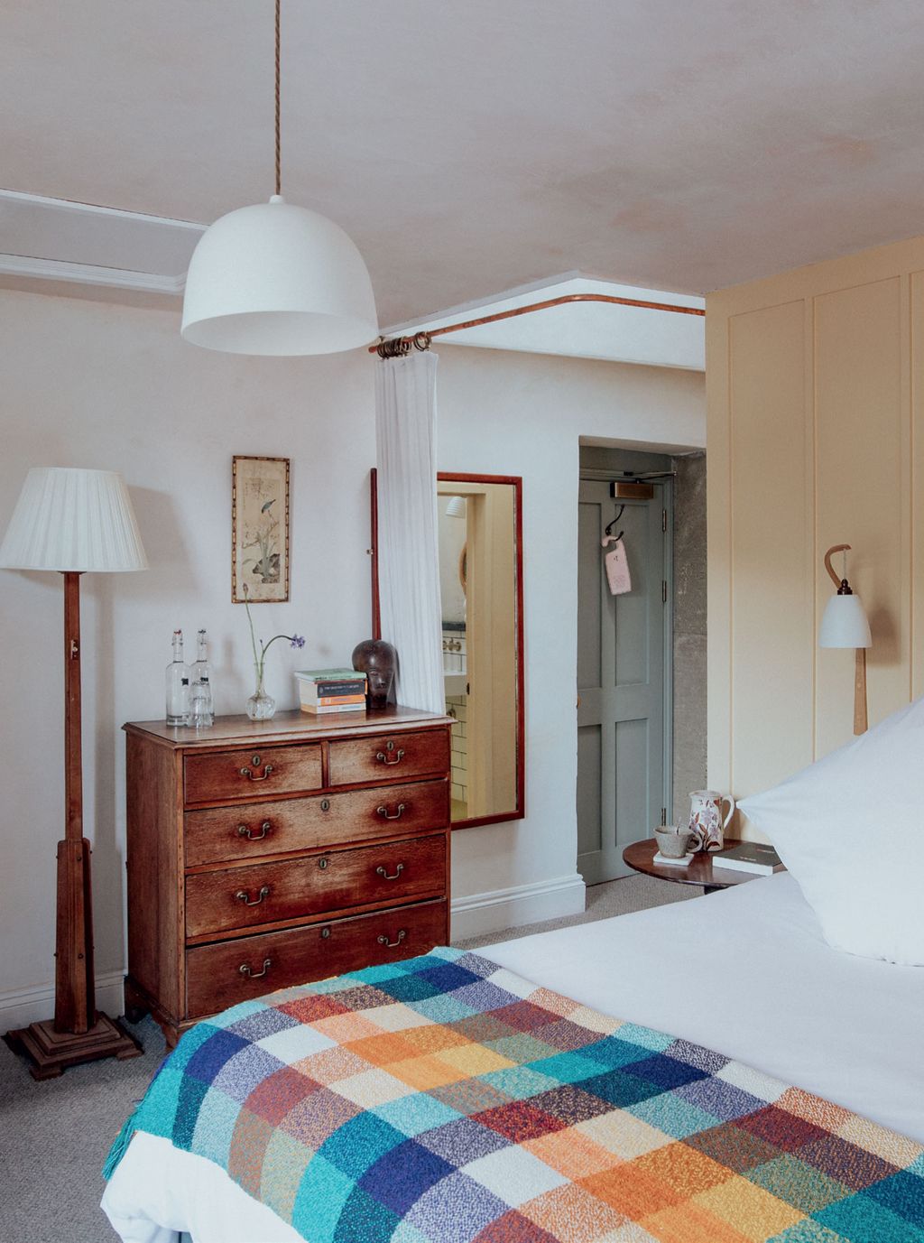 There is nothing halfhearted when it comes to sustainability at Geetie SinghWatsons Totnes pub a short organic wine list...