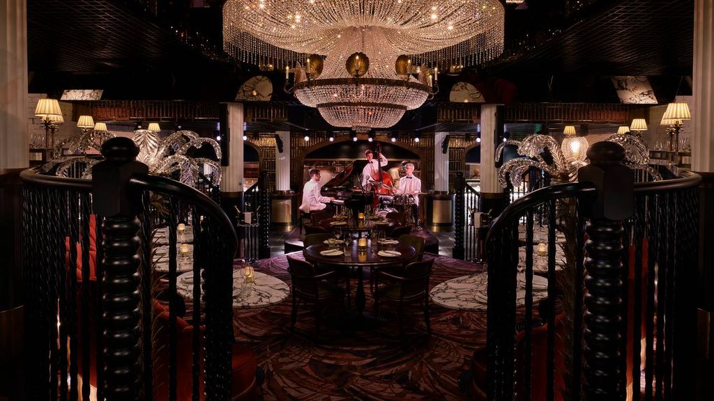 We love this restaurant for its gloriously decadent approach to everything from decoration to menus and the new brunch...