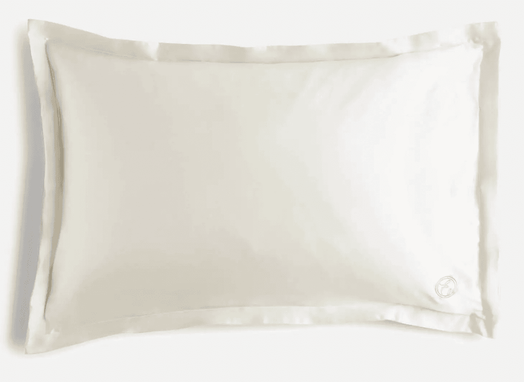 This pearl white coloured silk pillowcase comes complete with Oxfordstyle edging and gossamer stitching. Presented in a...