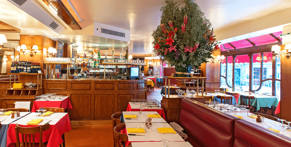 Perfect for families and those on the hunt for a great plate of ‘steakfrites.  Le Relais de l'Entrecôte  is the Parisian...