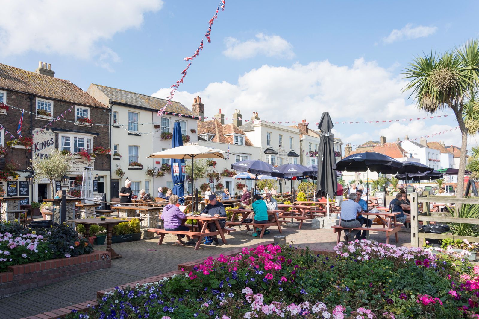 KJTM11 King's Head garden terrace Beach Street Deal Kent England United Kingdom
