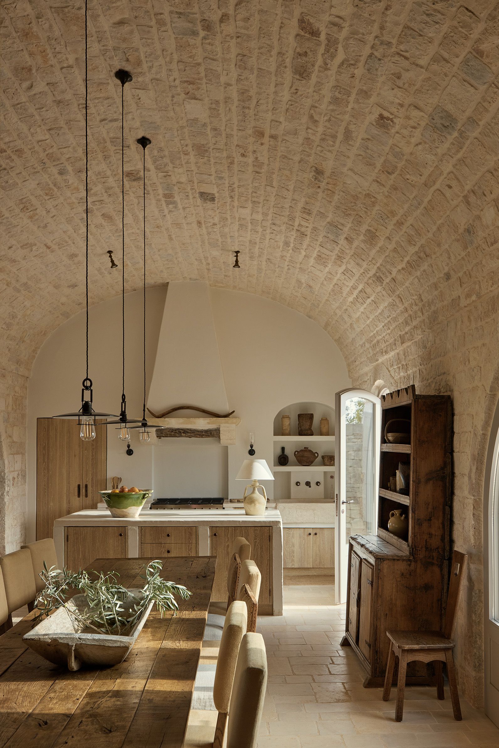 Masseria Pistola A secluded and serene Villa in the heart of Puglia decorated by James Thurstan Waterworth