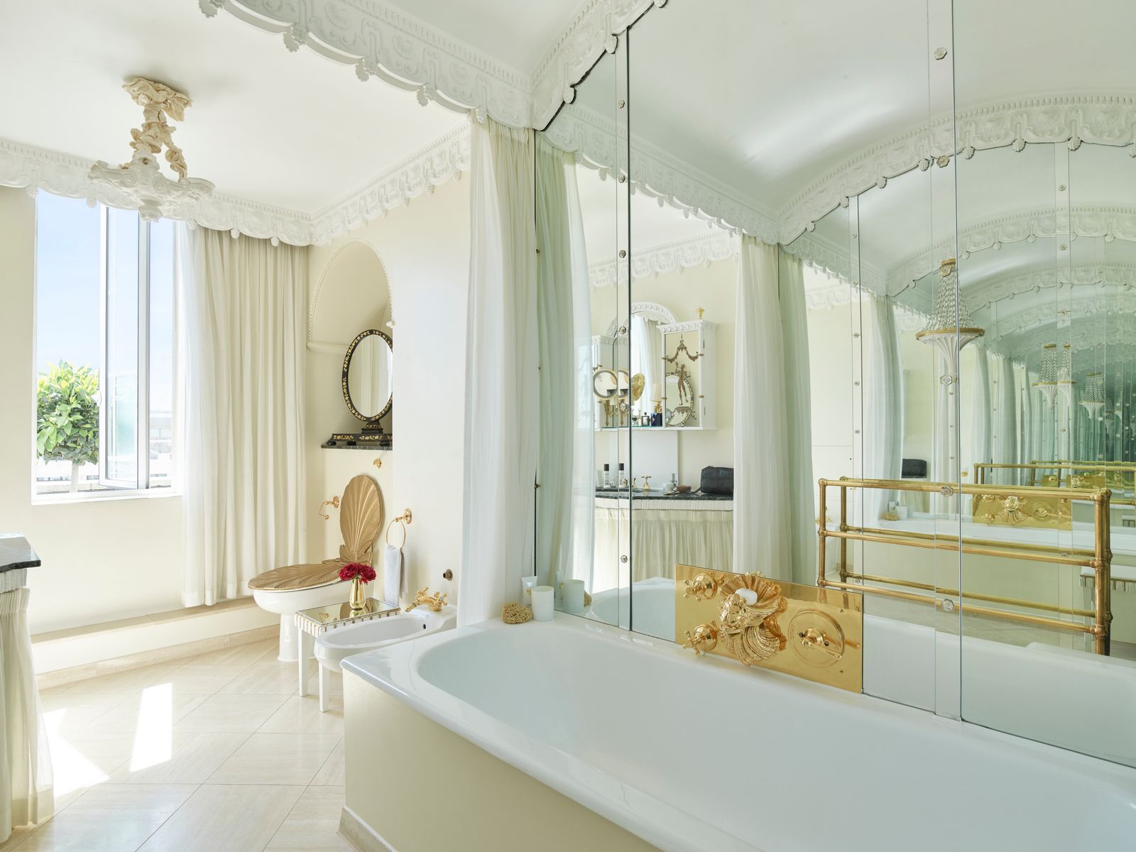 The bathroom in the Oliver Messel suite at the Dorchester.